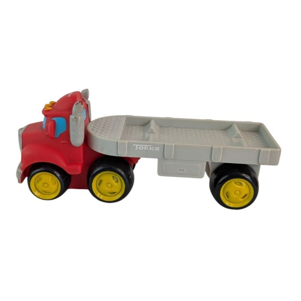 Vtg Hasbro Tonka Lil Chuck & Friends Trucks Vehicle Lot +‎ Accessories 2004/05 - Picture 2 of 11